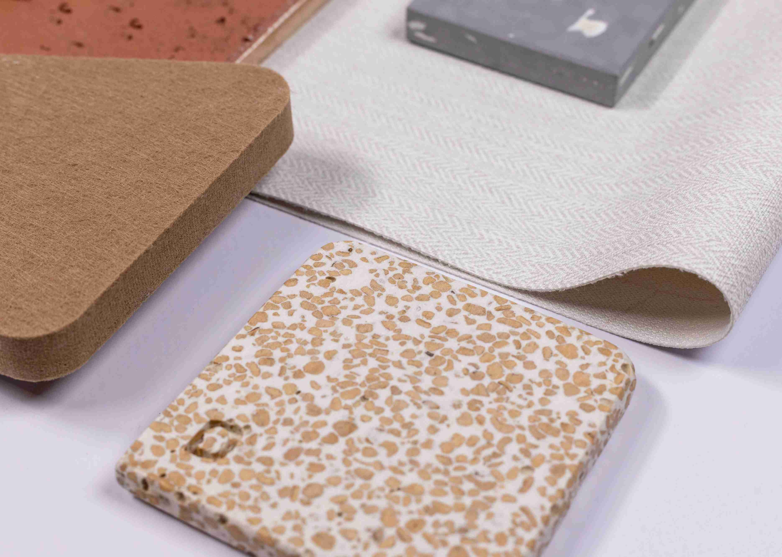 7b2062a6b651250e0680481bc40c9d2de176f447b5ba65f8b3a1a9ffbb396b85-EU-Multi-Image-Quite-Matte-2